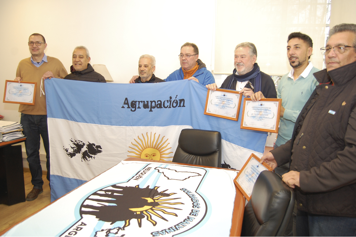 entrega donación camioneta del EPEN a asociación veteranos Malvinas Neuquen