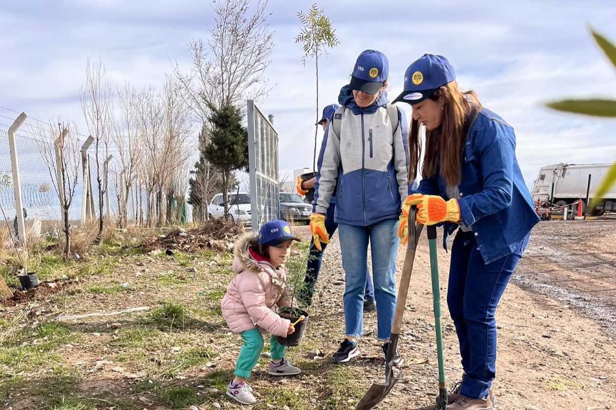 “Plantar Esperanza” la iniciativa de Red Solidaria para forestar la ciudad