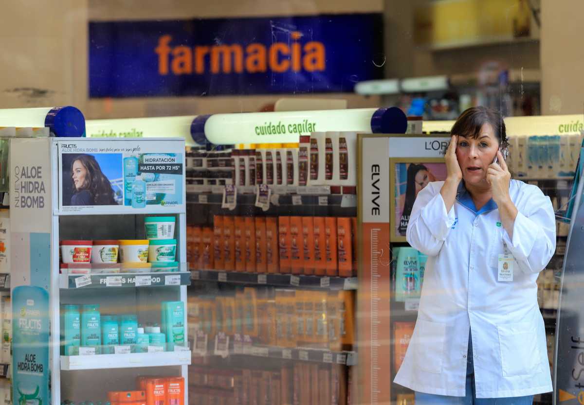 Modificaciones a la ley Ómnibus: solo las farmacias podrán vender medicamentos