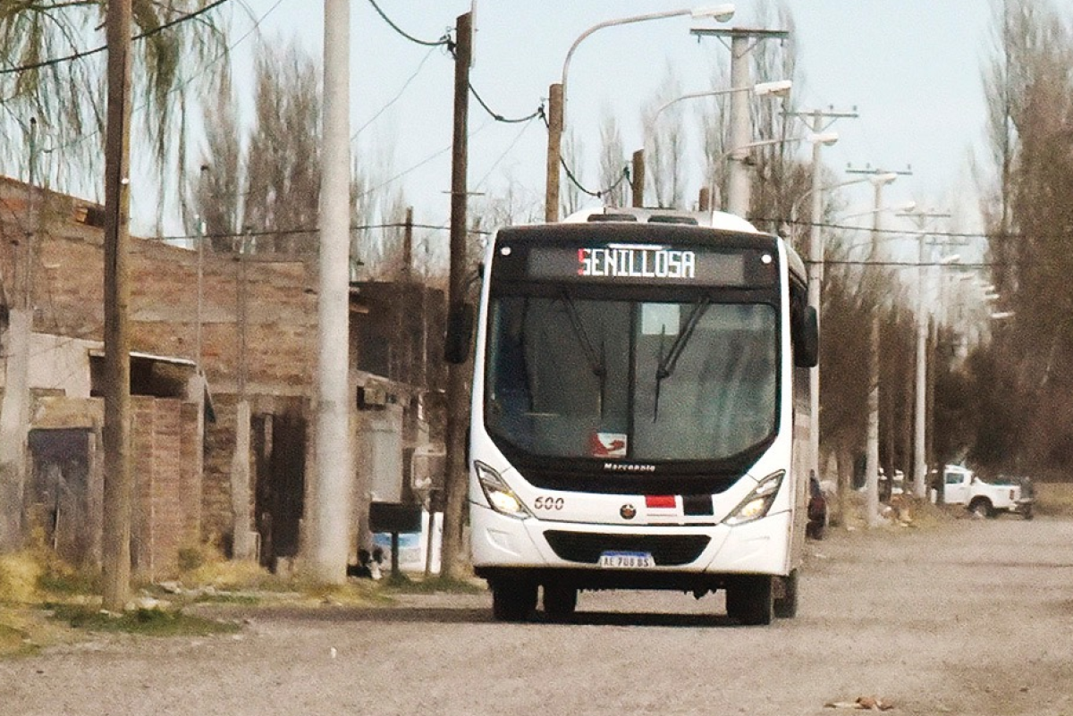 Sin servicio de colectivo Neuquén-Senillosa