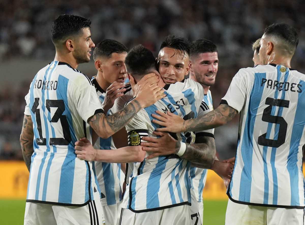 Eliminatorias: los jugadores de la Selección argentina llegan al país