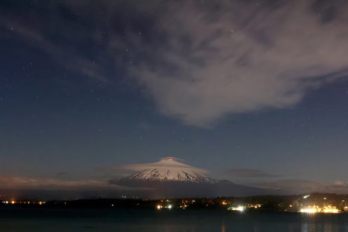 Alerta naranja: El volcán Villarrica aumentó su actividad sísmica