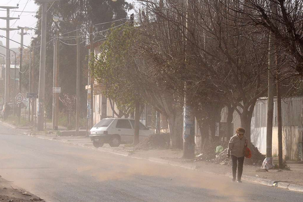 Alerta por viento de hasta 100 km/h en Neuquén y Río Negro para este lunes