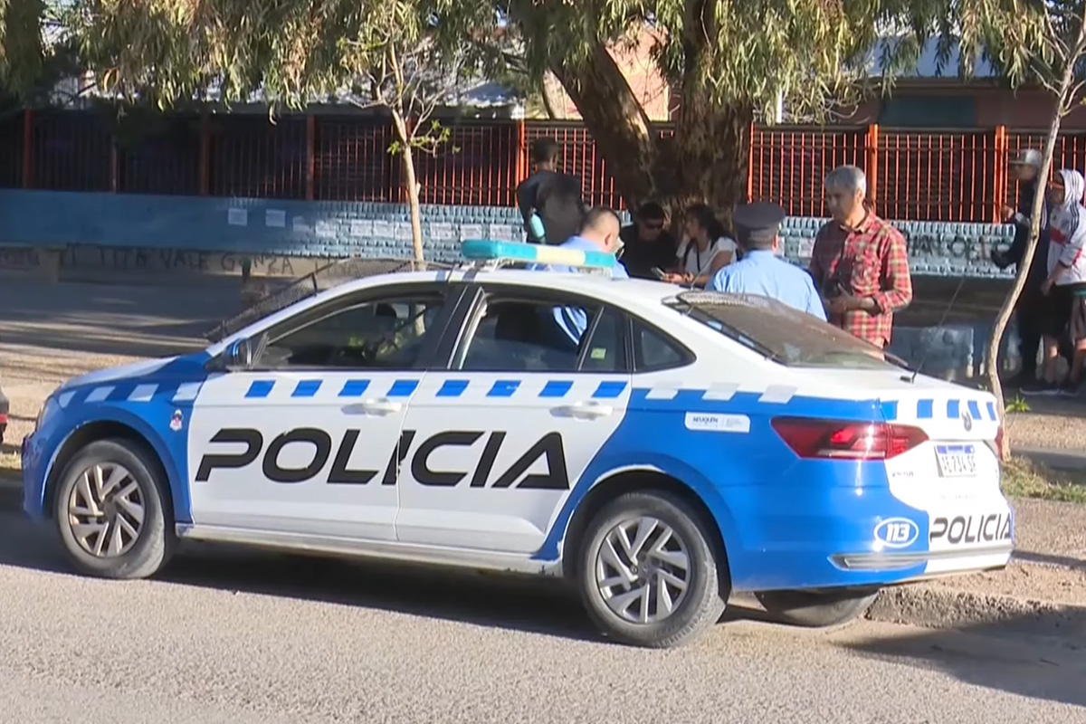 Trabajadores del CPEM 40 convocan a una asamblea “para debatir medidas”