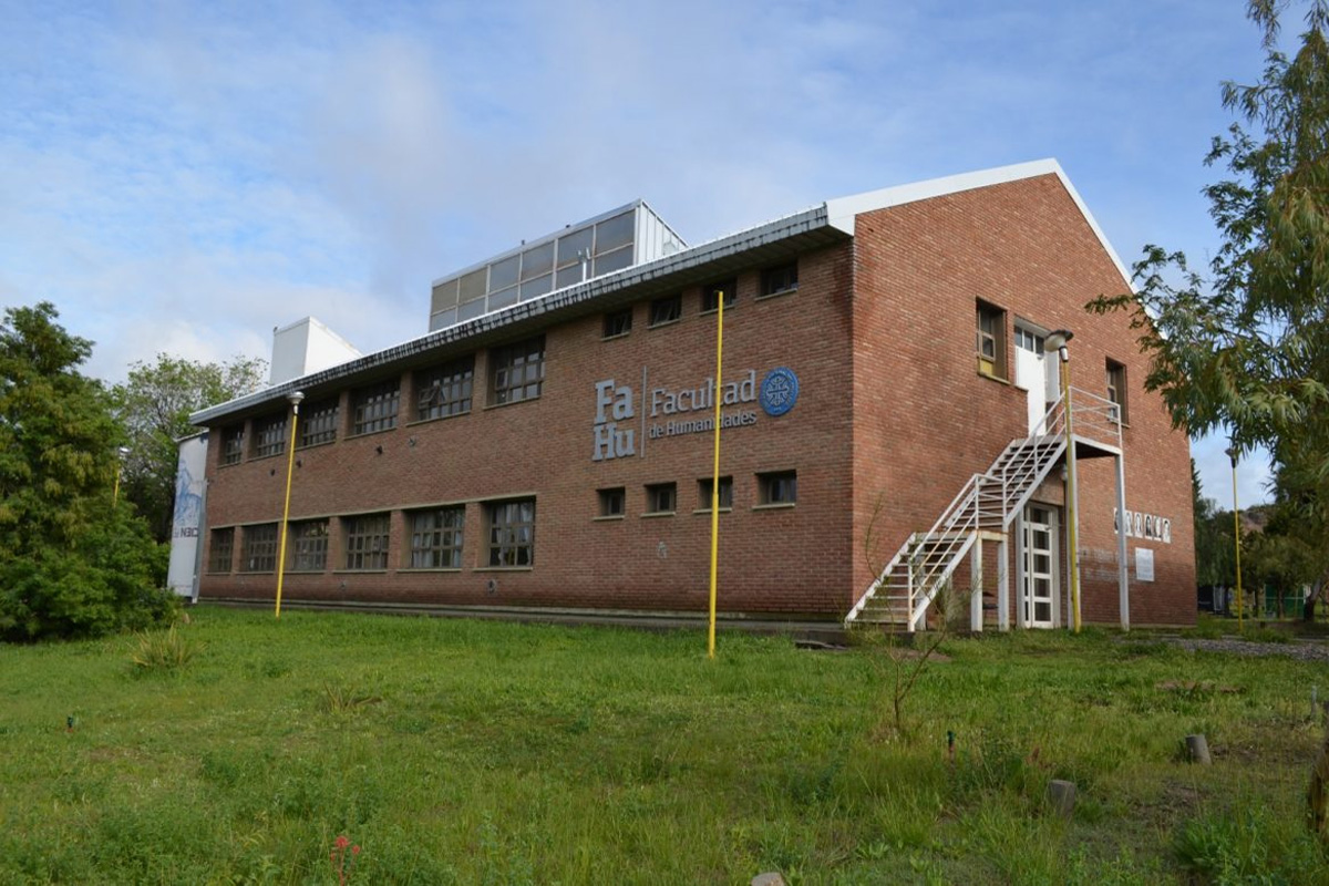 Le pondrán “Noemí Labrune” a un edificio de la UNCo