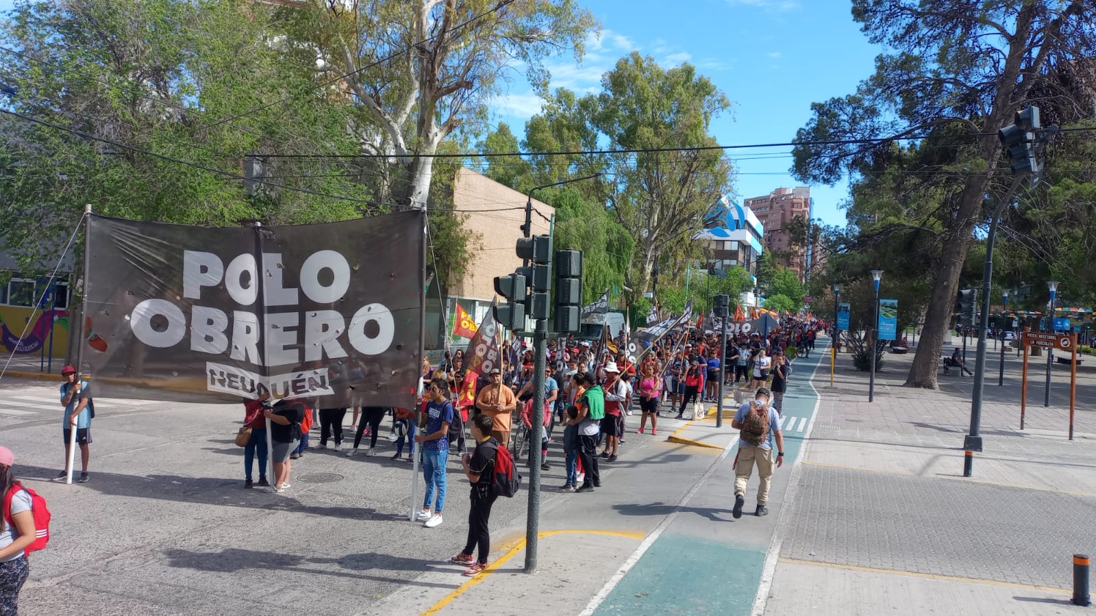 Caos en el centro neuquino por una marcha del Polo Obrero