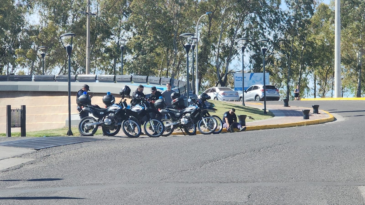 Un policía fue atropellado en la Plaza de las Banderas