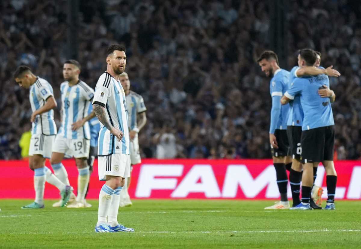 Fin del invicto en las Eliminatorias: Argentina perdió con el Uruguay de Bielsa en la Bombonera