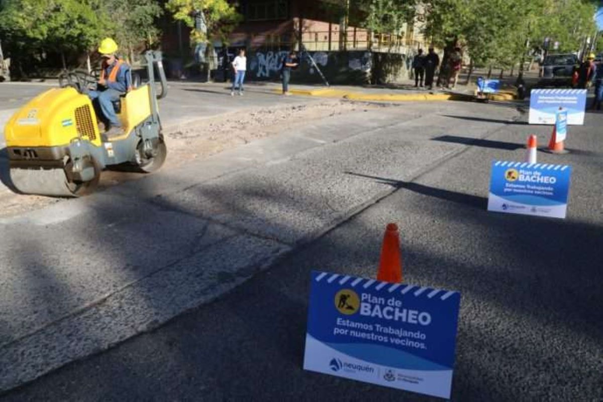 Ejecutaban una obra de bacheo y fueron agredidos por un conductor