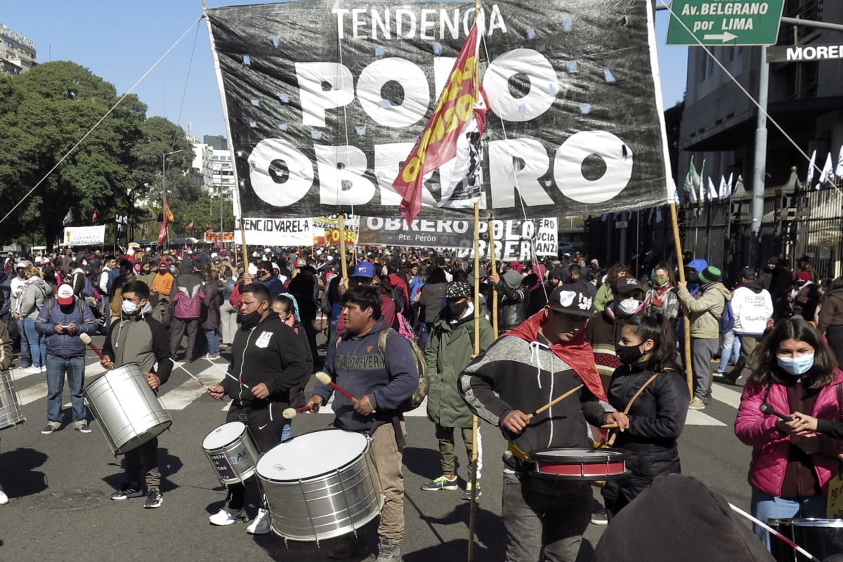 Protesta contra el tratamiento de la ley Ómnibus en el Congreso