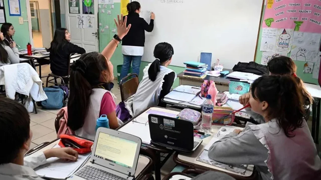 El gobierno nacional convocó a los gremios para la paritaria docente