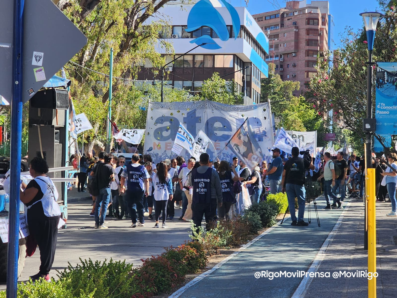 Sigue el paro docente: marcha en el centro de Neuquén