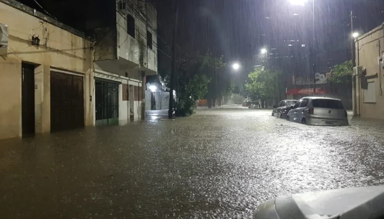 Un temporal histórico en Corrientes dejó calles inundadas