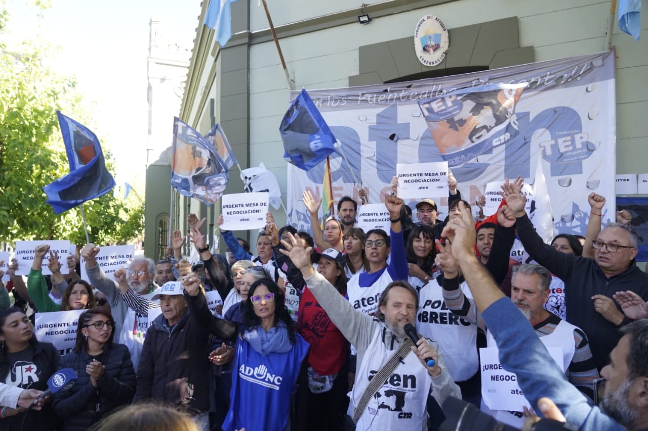 ATEN exigió la reapertura de paritarias y ratificó el paro