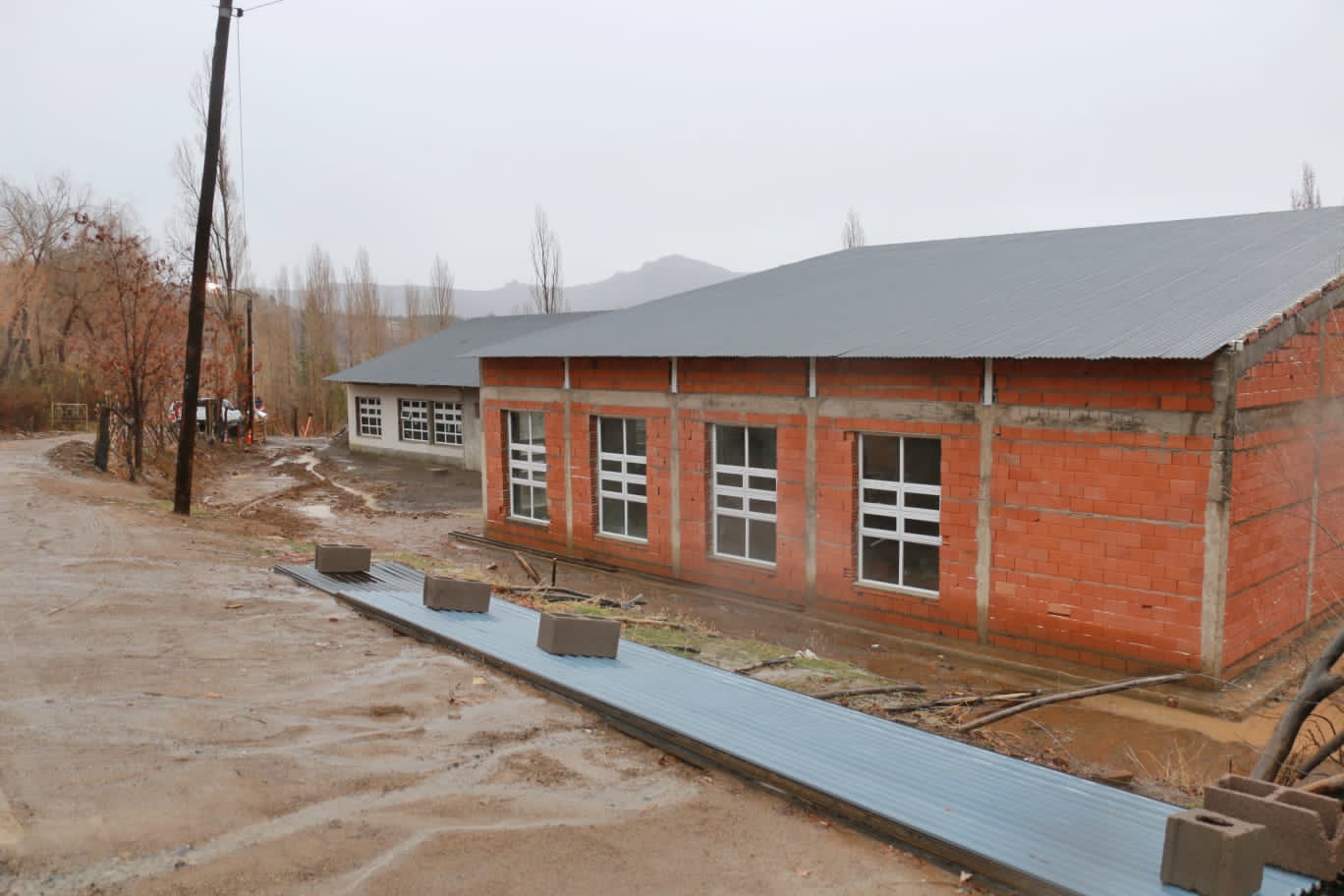 La Escuela de Huaraco exige el nuevo edificio