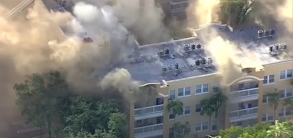 Incendio residencial en Miami provocó grandes destrozos y varios evacuados