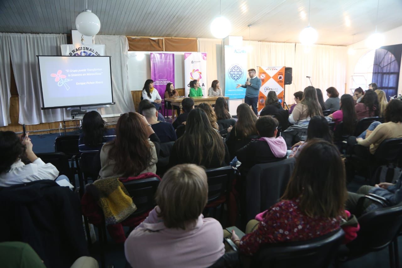 Realizaron una jornada integral de consumos problemáticos en la UNCO