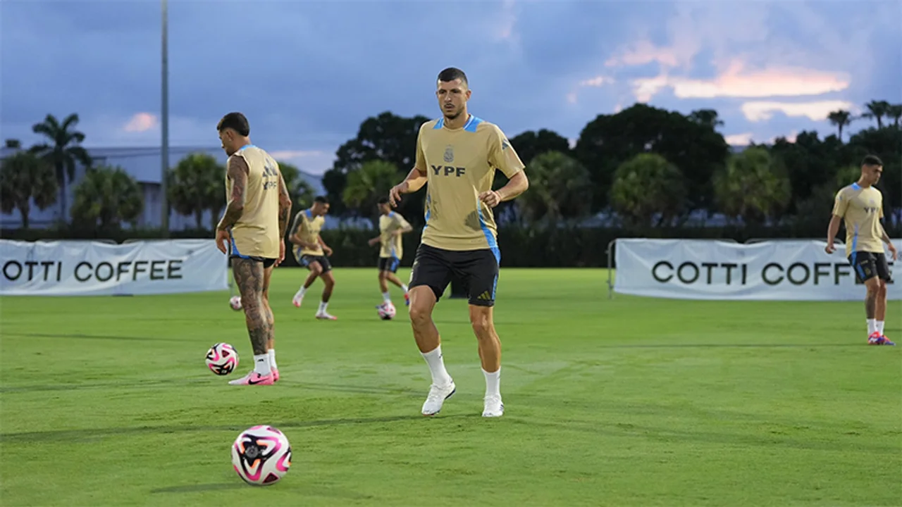 Dos jugadores de la Selección argentina volvieron a entrenar a la par del grupo