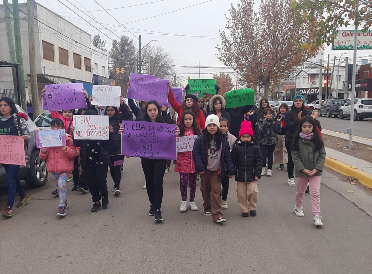 Marcharon pidiendo justicia por la niña muerta de Plottier