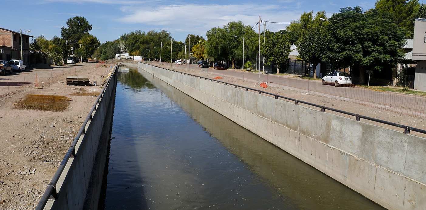 Alerta por el derrame de líquidos cloacales en el Arroyo Durán