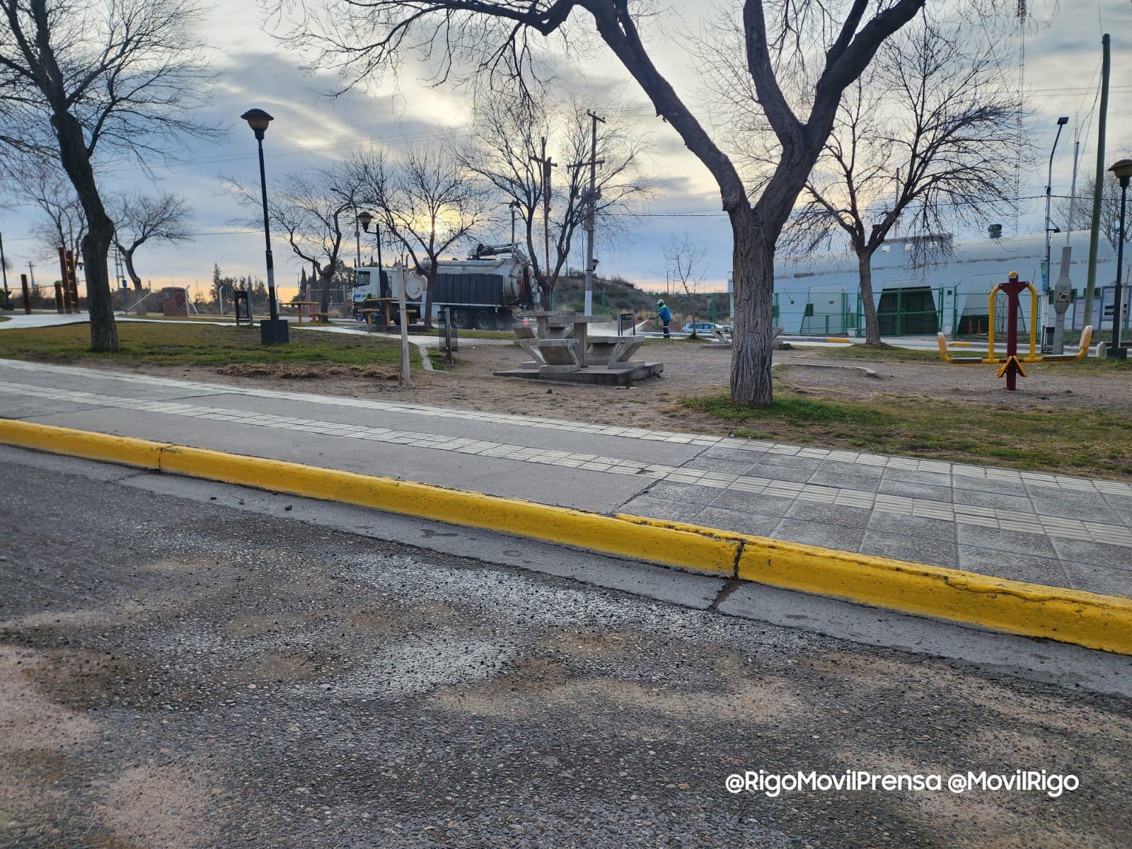 Fuerte derrame en Plaza de las Banderas