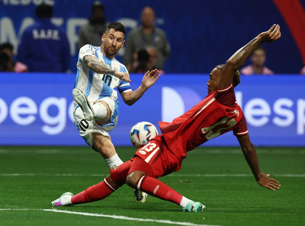 Conmebol designó el árbitro para la semifinal entre Argentina y Canadá