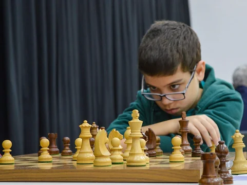 Faustino Oro derrotó al número dos del mundo y sigue asombrando en el ajedrez