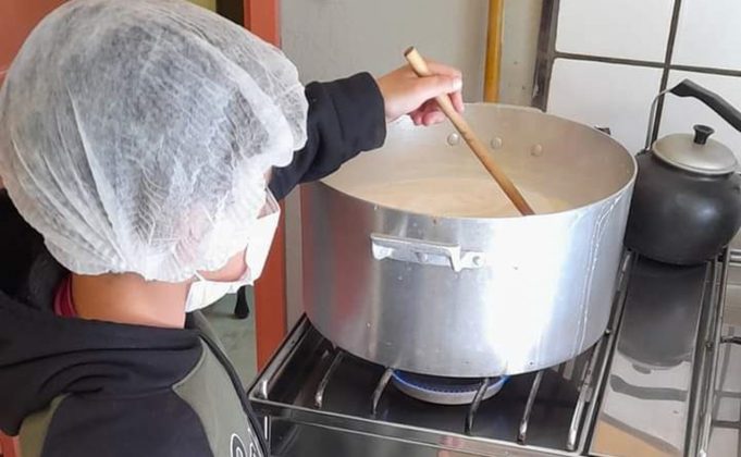 Alumnos del paraje La Salada fabrican su propio dulce de leche