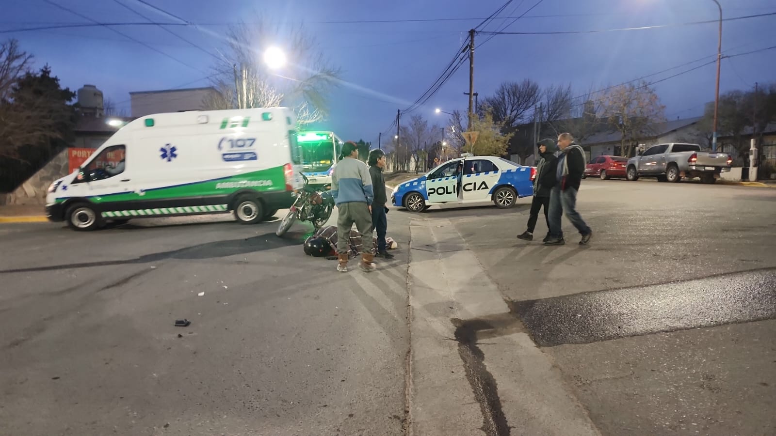 Grave accidente vial entre una moto y un automóvil provoca corte parcial en la zona