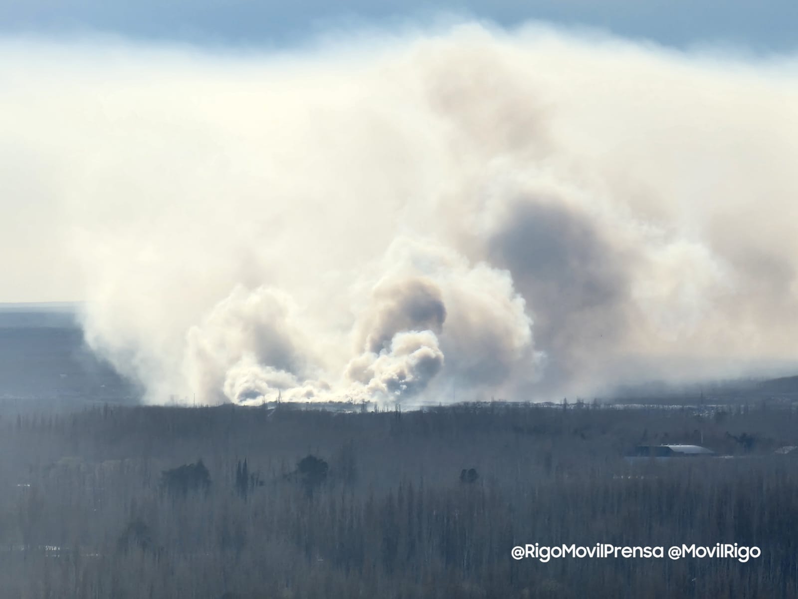 Un daño a todos: la quema del basural de Cipo inunda el valle de humo