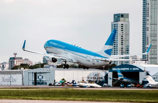 Diputados comienza a debatir el miércoles la privatización de Aerolíneas en medio del conflicto con los gremios