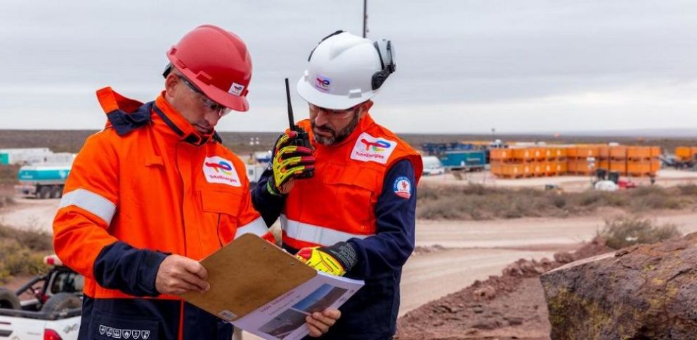 TotalEnergies invierte $100 millones para electrificar operaciones en Vaca Muerta