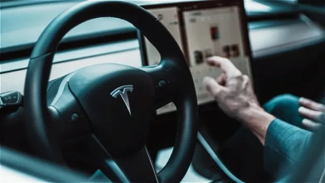 Tesla bajo la lupa: evaluarán que tan seguros son los vehículos de conducción autónoma